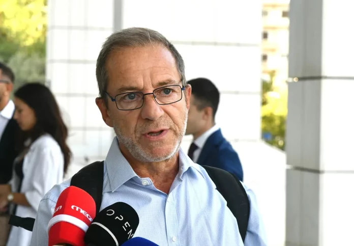 Δημήτρης Λιγνάδης: Ξανά στο εδώλιο για τους βιασμούς – Η άφιξη στο Εφετείο