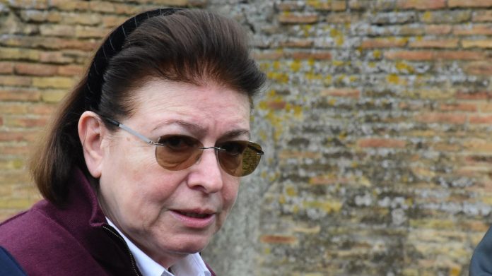 «Αστυνομία διαδικτύου» φτιάχνει η Μενδώνη για τους υπαλλήλους του ΥΠΠΟ – Σφοδρές αντιδράσεις από ΠΑΣΟΚ και ΣΥΡΙΖΑ