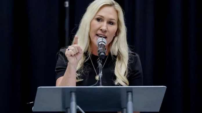 Απειλές που ενθαρρύνει ο Τραμπ λέει ότι δέχεται η Μάρτζορι Τέιλορ Γκριν που αποκήρυξε ο πρόεδρος