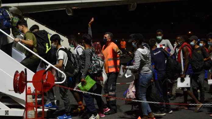 Η Γερμανία πιέζει για επιστροφές προσφύγων στην Ελλάδα – «Μειώσαμε τις ροές, η πολιτική μας αποδίδει», απαντά η Αθήνα