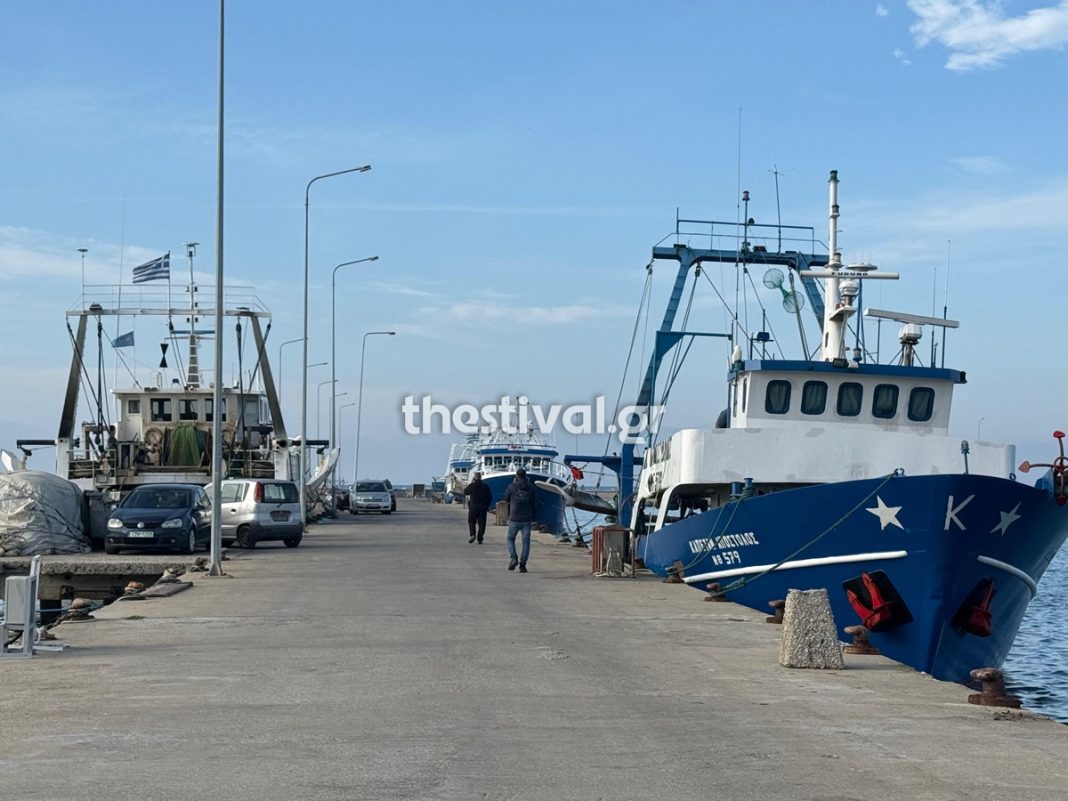 mixaniona_skala_psarades