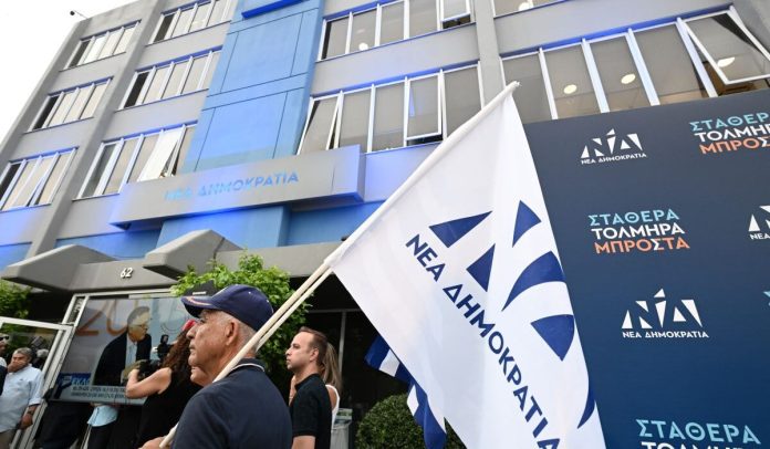 Συνέδριο ΝΔ: Όλα αδιάφορα εκτός από τις «μάχες παρασκηνίου»