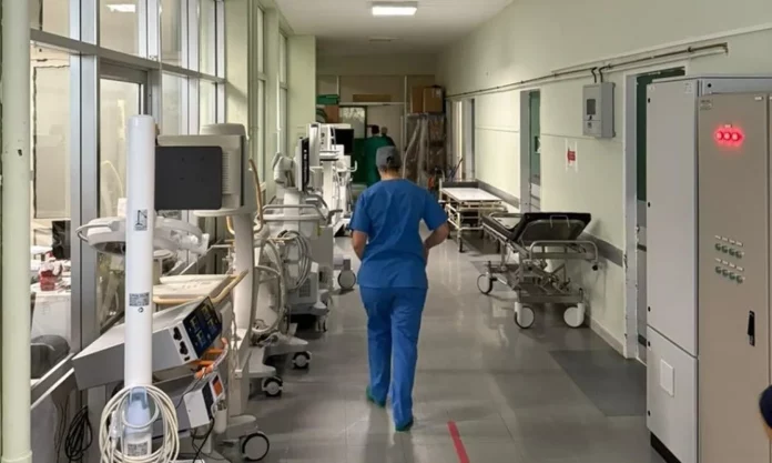 ΠΟΕΔΗΝ: Άγρια επίθεση σε γιατρό στο Νοσοκομείο Αιγίου από παραβατικό άτομο