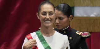 Βίντεο: Ένας άγνωστος άνδρας «χούφτωσε» ανενόχλητος την πρόεδρο του Μεξικού Κλαούντια Σέινμπαουμ!