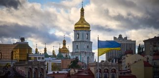 Σε αδιέξοδο ο Ζελένσκι: Το τελεσίγραφο Τραμπ, οι απειλές Πούτιν, οι ευρω-«απρόθυμοι» για ειρήνη κι ένας σκληρός χειμώνας για την Ουκρανία