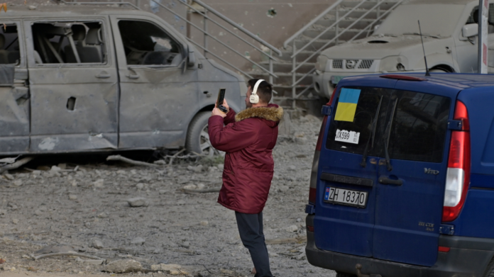 Politico: Πώς η Μόσχα στρατολογεί Ουκρανούς για κατασκοπεία, χιλιάδες οι υποθέσεις εσχάτης προδοσίας