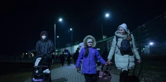 Η Γερμανία «κόβει» τα προνόμια στους Ουκρανούς πρόσφυγες – Θα τους αντιμετωπίζει ως αιτούντες άσυλο