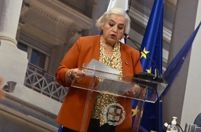 Ο καλπασμός της Αλεξάνδρας