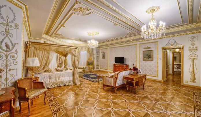 Εμφύλιος σε μεγάλη επιχειρηματική δυναστεία – Η κόρη και ο μπάτλερ, τα λεφτά που ‘πέταξαν’ και οι μηνύσεις