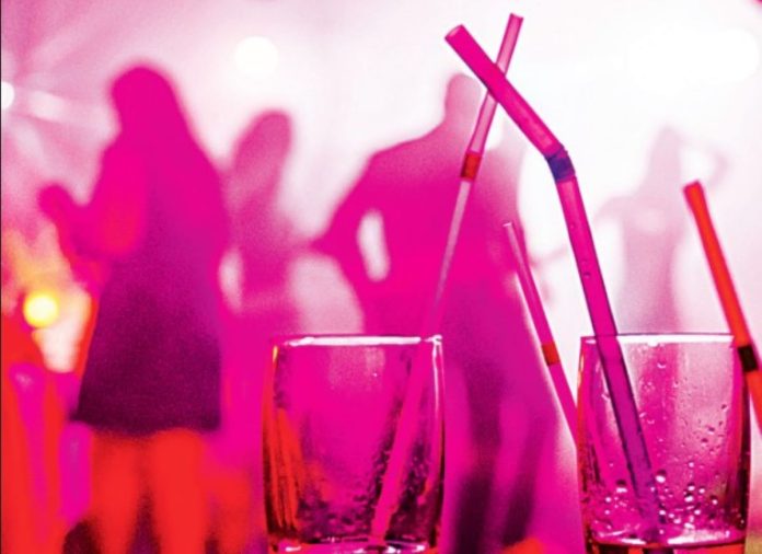 «Νονοί» και «αχυράνθρωποι»: Ο… άστεγος ιδιοκτήτης 20 νυχτερινών κέντρων