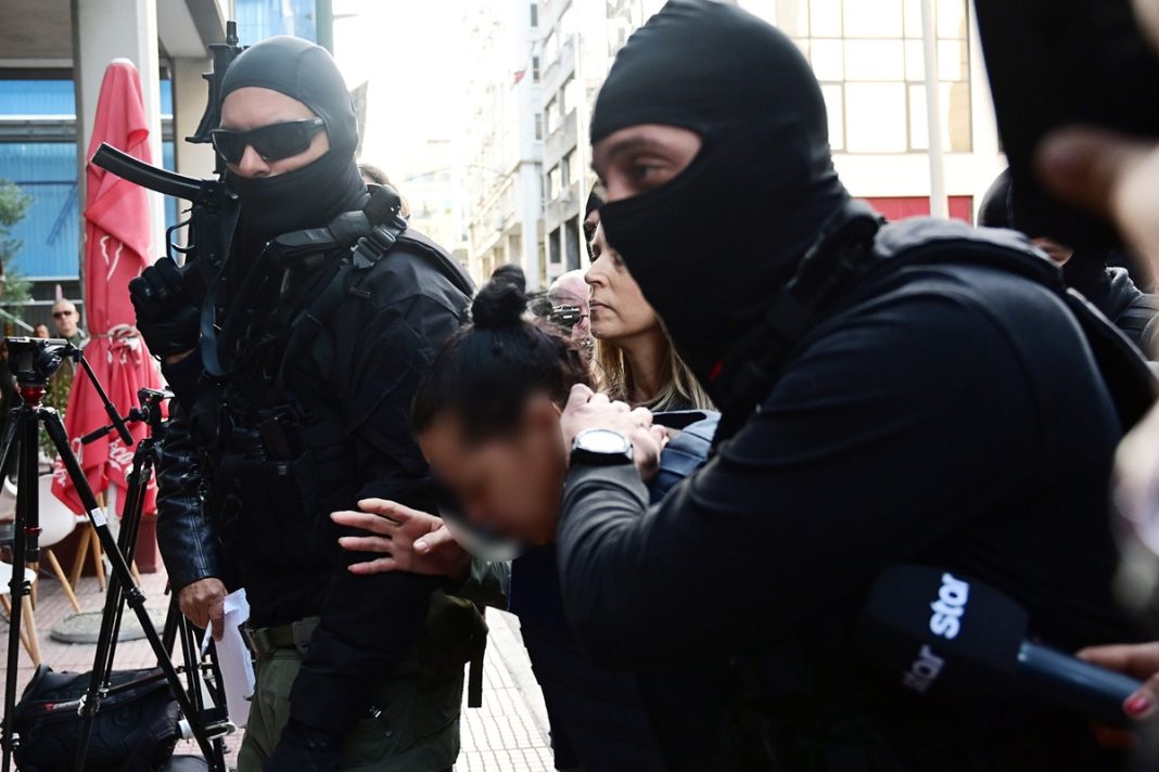 ÌÅÔÁÃÙÃÇ ÓÔÏÍ ÅÉÓÁÃÃÅËÅÁ ÔÇÓ 46×ÑÏÍÇÓ ÐÏÕ ÄÏËÏÖÏÍÇÓÅ ÔÇÍ 75×ÑÏÍÇ ÓÔÇ ÓÁËÁÌÉÍÁ