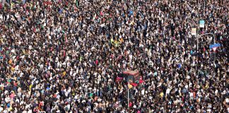 Σερβία: Δεκάδες χιλιάδες σε συγκέντρωση στο Νόβι Σαντ για τους νεκρούς της σιδηροδρομικής τραγωδίας – Αγώνας μέχρι τέλους οι φοιτητές