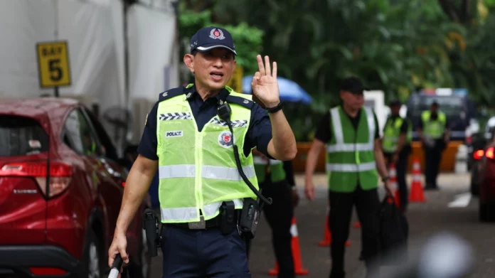 Το «μαστίγιο» κατά των απατεώνων παίρνει η Σιγκαπούρη – Νέος νόμος τους τιμωρεί με έως και 24 χτυπήματα