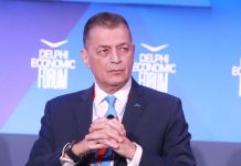 Αλλού γι’ αλλού: Ο Στεφανής καλεί τον Τραμπ να επισκεφθεί το Άγιον Όρος