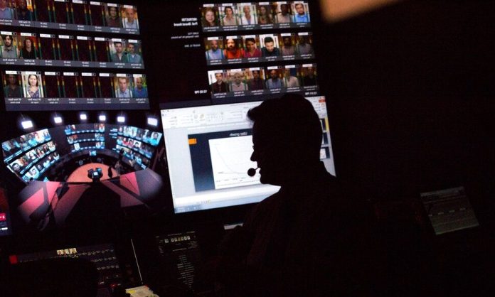 Σουηδία: Ριάλιτι σταρ κατηγορείται ότι βίασε πάνω από 200 φορές τη θετή κόρη του