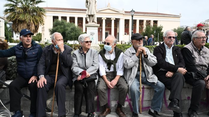 «Ραβασάκια φωτιά για τους συνταξιούχους – φόροι και κρατήσεις «τρώνε τις αυξήσεις»
