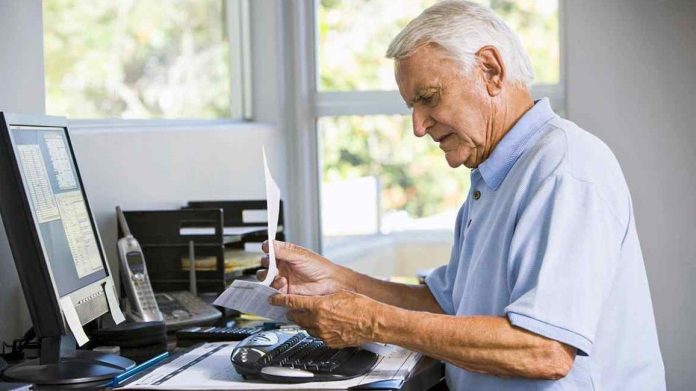 Ντροπή για τη χώρα! Εργαζόμενοι συνταξιούχοι – Ποιοι είναι οι 255.000 βιοπαλαιστές τρίτης ηλικίας;