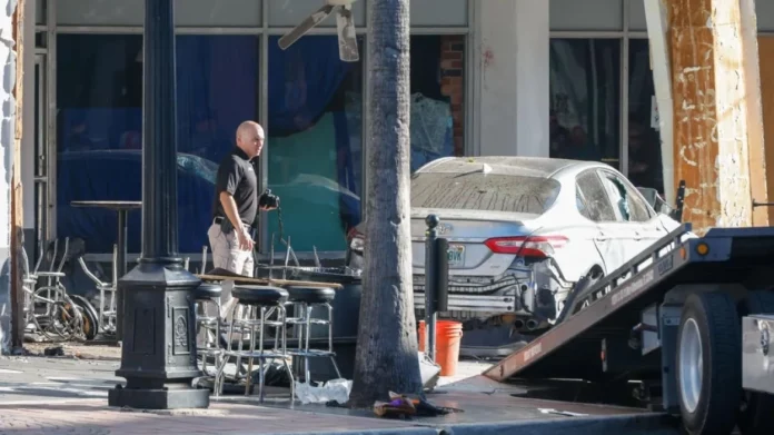 Αυτοκίνητο έπεσε πάνω σε μπαρ στη Τάμπα της Φλόριντας – Τέσσερις νεκροί, πάνω από 10 τραυματίες