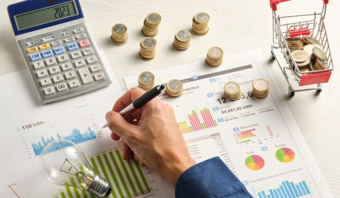 Έρχονται διψήφιες αυξήσεις στα τιμολόγια ρεύματος τον Νοέμβριο – Τι θα πληρώσουν οι καταναλωτές