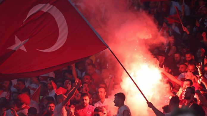 Πρωτοφανές σκάνδαλο στο τουρκικό ποδόσφαιρο – 1.024 ποδοσφαιριστές παραπέμπονται για παράνομο στοιχηματισμό