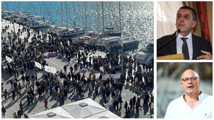 Μαζική συγκέντρωση στον Βόλο κατά του LNG: Νομικές ενέργειες προαναγγέλλει ο Κουρέτας – Διαμαρτυρία για τον χαβαλέ «βλέπει» ο Μπέος (Videos)