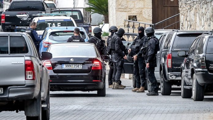 Μακελειό στα Βορίζια: Αρνείται κάθε εμπλοκή ο έγκλειστος γαμπρός του 39χρονου νεκρού – Συνεχίζονται οι έρευνες για τον εντοπισμό των όπλων και τον ηθικό αυτουργό της βόμβας