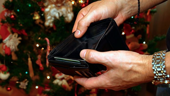 Χριστούγεννα: Η δύσκολη άσκηση με την ακρίβεια σε θέρμανση, σούπερ μάρκετ και γιορτινό τραπέζι