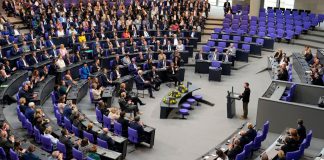 Γερμανία: Νέα εξοπλιστικά συστήματα αξίας άνω των 3 δισεκατομμυρίων ευρώ εν μέσω καταγγελιών σκανδάλου Μερτς