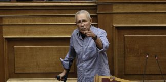 Ζουράρις: Τον ζωντανό ακόμη Μητσοτάκη θα τον σκοτώσουν οι πεθαμένοι, οι νεκροί των Τεμπών