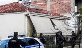 Συλλήψεις για μεγάλο κύκλωμα πειρατείας στη Σαντορίνη – Χωρίς σήμα έμειναν ξαφνικά ξενοδοχεία, καφετέριες και σπίτια