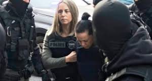 Προθεσμία για να απολογηθεί πήρε η 46χρονη που σκότωσε την πεθερά της στη Σαλαμίνα – Ο σύζυγός της επισκέφτηκε ψυχίατρο για υποστήριξη