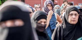 Δανία: Σχέδιο νόμου για την απαγόρευση της μπούρκας και του νικάμπ σε σχολεία και πανεπιστήμια