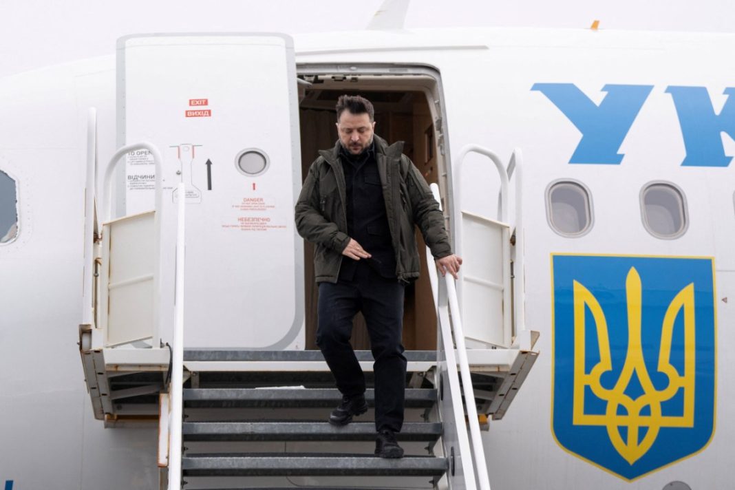 2025-12-27T183230Z_1542630593_RC26PIAY44LI_RTRMADP_5_UKRAINE-CRISIS-CANADA-1200x800