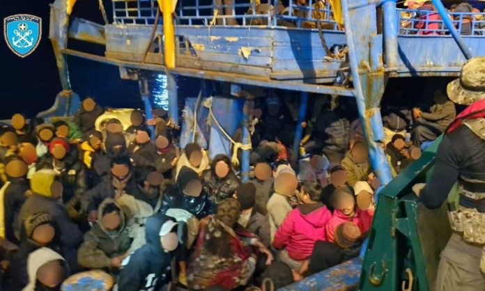 Γαύδος: Συνελήφθησαν 5 Αιγύπτιοι διακινητές για τους 539 παράνομους μετανάστες