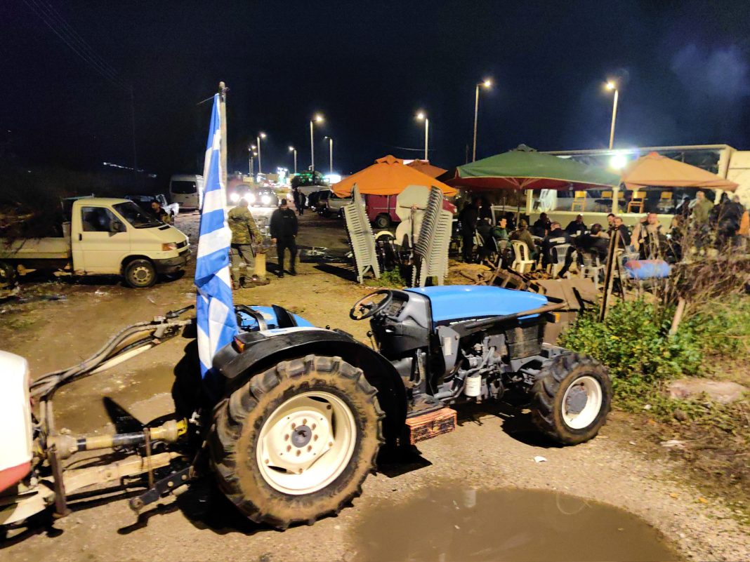 ÁÃÑÏÔÅÓ ÊÁÉ ÊÔÇÍÏÔÑÏÖÏÉ ÁÐÏ ÔÇÍ ÁÑÃÏËÉÄÁ ÅÊÁÍÁÍ "ÑÅÂÅÃÉÏÍ" ÌÁÆÉ ÌÅ ÔÁ ÔÑÁÊÔÅÑ ÔÏÕÓ ÓÔÏ ÌÐËÏÊÏ ÓÔÇÍ ÅÉÓÏÄÏ ÔÏÕ ÁÑÃÏÕÓ