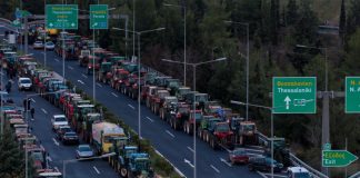 Μαύρα Χριστούγεννα προβλέπουν γαλάζιοι βουλευτές – Οι γκρίνιες και οι εκλογικές απώλειες