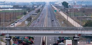 Οργή για το ταξίδι στα τυφλά στην Εθνική Οδό