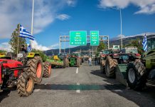 Διαχείριση της εκλογικής ζημιάς κάνει η κυβέρνηση εν μέσω μπλόκων και πυρών