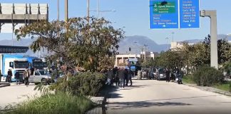 Τα τρακτέρ στο λιμάνι Ηγουμενίτσας – Κλειστό το ρεύμα προς Αθήνα στην Κατερίνη