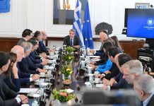 Κυβέρνηση: Τα σενάρια για ανασχηματισμό, το αφήγημα της σταθερότητας και η απειλή της χαλαρής ψήφου