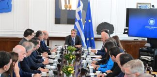 Κυβέρνηση: Τα σενάρια για ανασχηματισμό, το αφήγημα της σταθερότητας και η απειλή της χαλαρής ψήφου