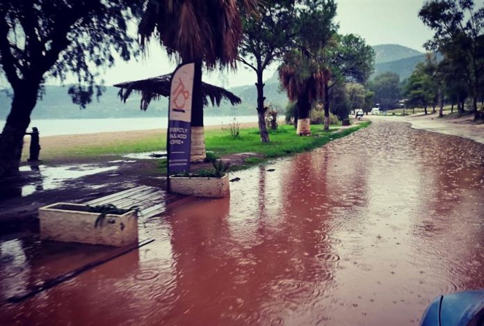 Μαρουσάκης: Δύσκολη μέρα με καταιγίδες και κίνδυνο για νέες πλημμύρες – Πού στρέφεται τώρα η κακοκαιρία Byron