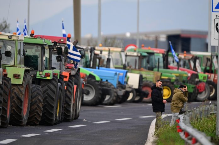 «Πρόεδρε στήσε κάλπες πριν το Πάσχα» – Τι τρομάζει το Μαξίμου