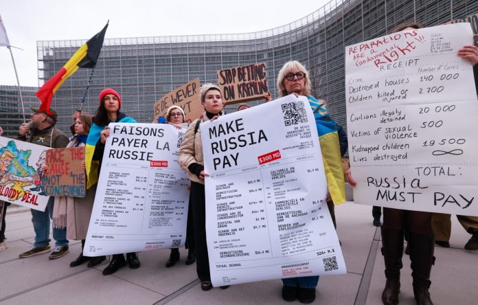 Η Ευρωπαϊκή Ένωση «πάγωσε» επ’ αόριστον τα περιουσιακά στοιχεία της Ρωσίας