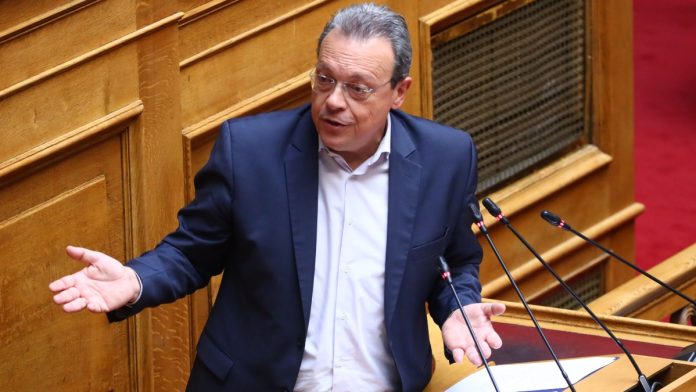 Τον άφησαν μόνο: Μόνο 6 βουλευτές του ΣΥΡΙΖΑ στον Φάμελλο