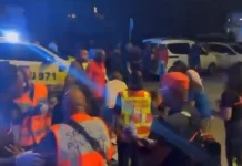 Όχημα έπεσε πάνω στην Χριστουγεννιάτικη Αγορά στη Γουαδελούπη!