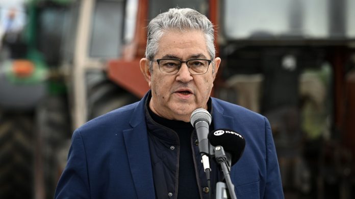 ΚΚΕ: Στήριξη, χωρίς αστερίσκους, σε αγρότες και μπλόκα