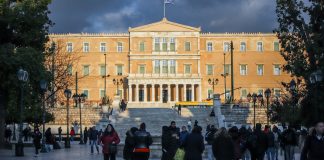 Γκάλοπ Action24: Ο ΟΠΕΚΕΠΕ πληγώνει την κυβέρνηση, εκκωφαντικό το κενό αντιπολίτευσης