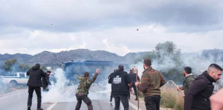 Μπλόκα αγροτών: Κλειστό ως τις 11 το αεροδρόμιο Ηρακλείου – Βαριές κατηγορίες για όσους συμμετείχαν στα επεισόδια των Χανίων