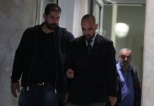 Χωρίς «λευκό καπνό» η συνάντηση Χατζηδάκη και Τσιάρα με τους αγρότες της Κρήτης